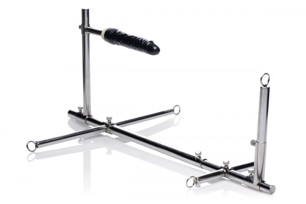 Metall-Bodenpranger mit Dildo