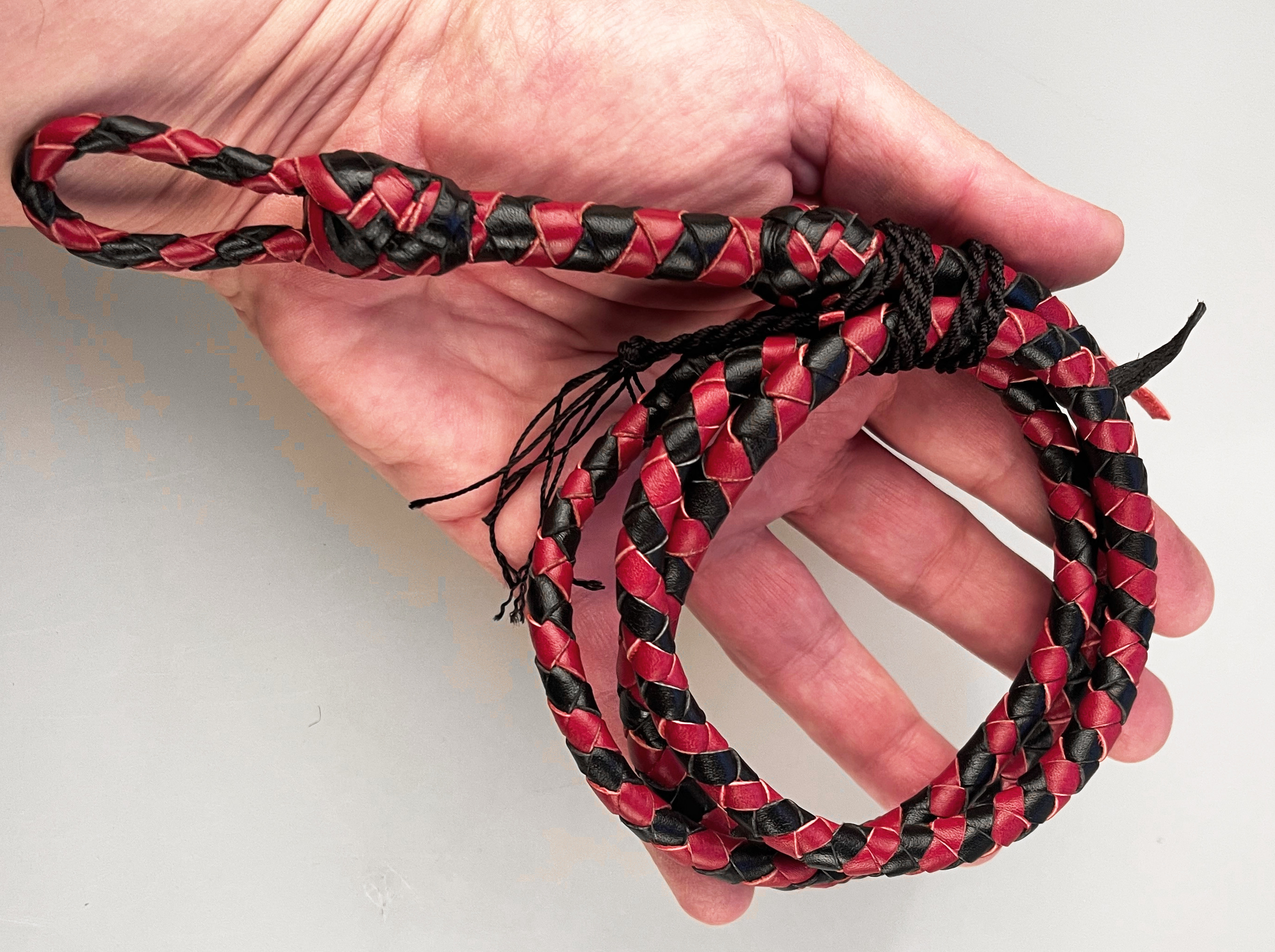 MINI Bullwhip - Miniature Peitschen vom Feinsten in drei Farben