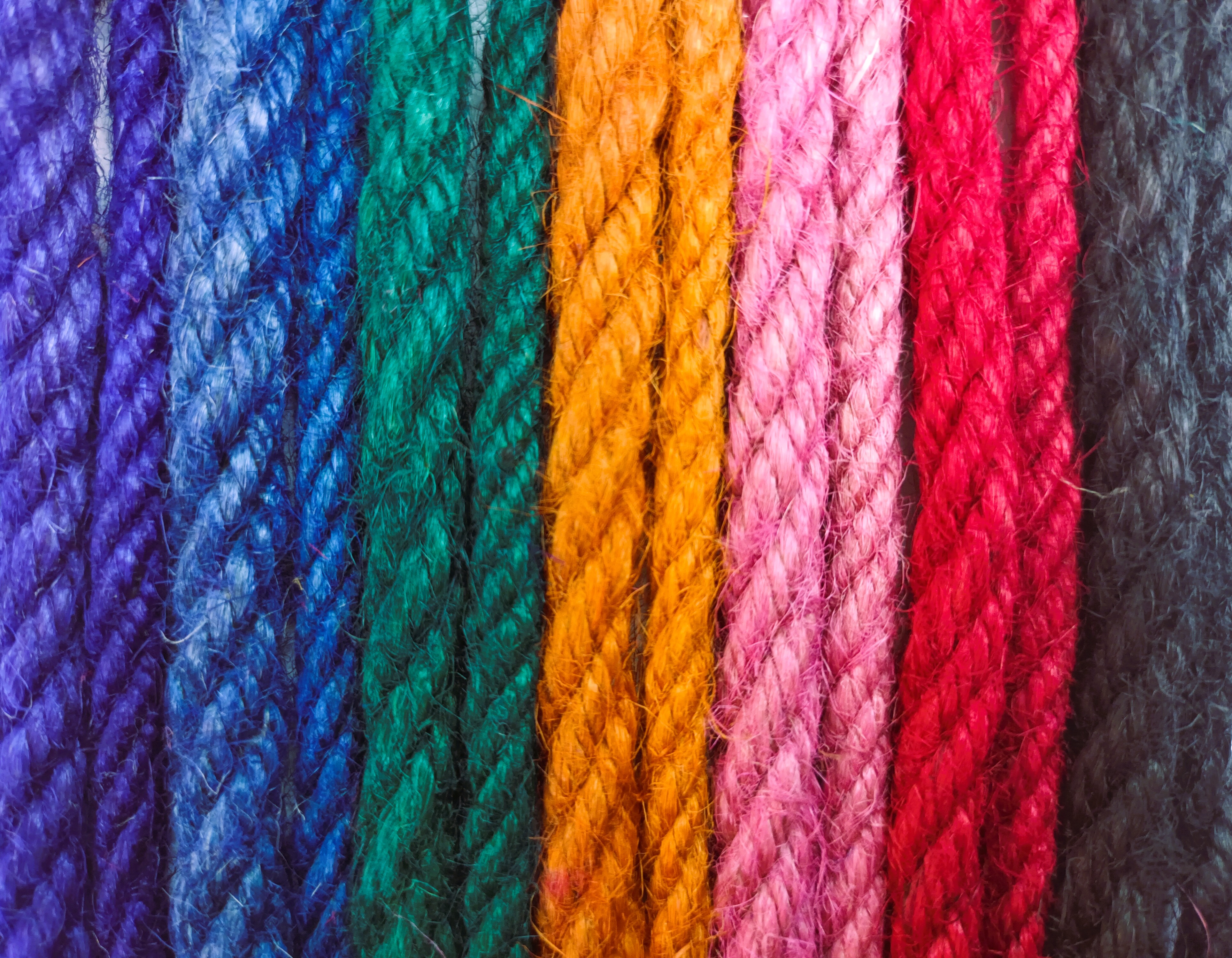 Shibari-Seil aus Jute - gefärbt - Durchmesser, Farbe und Länge wählbar!