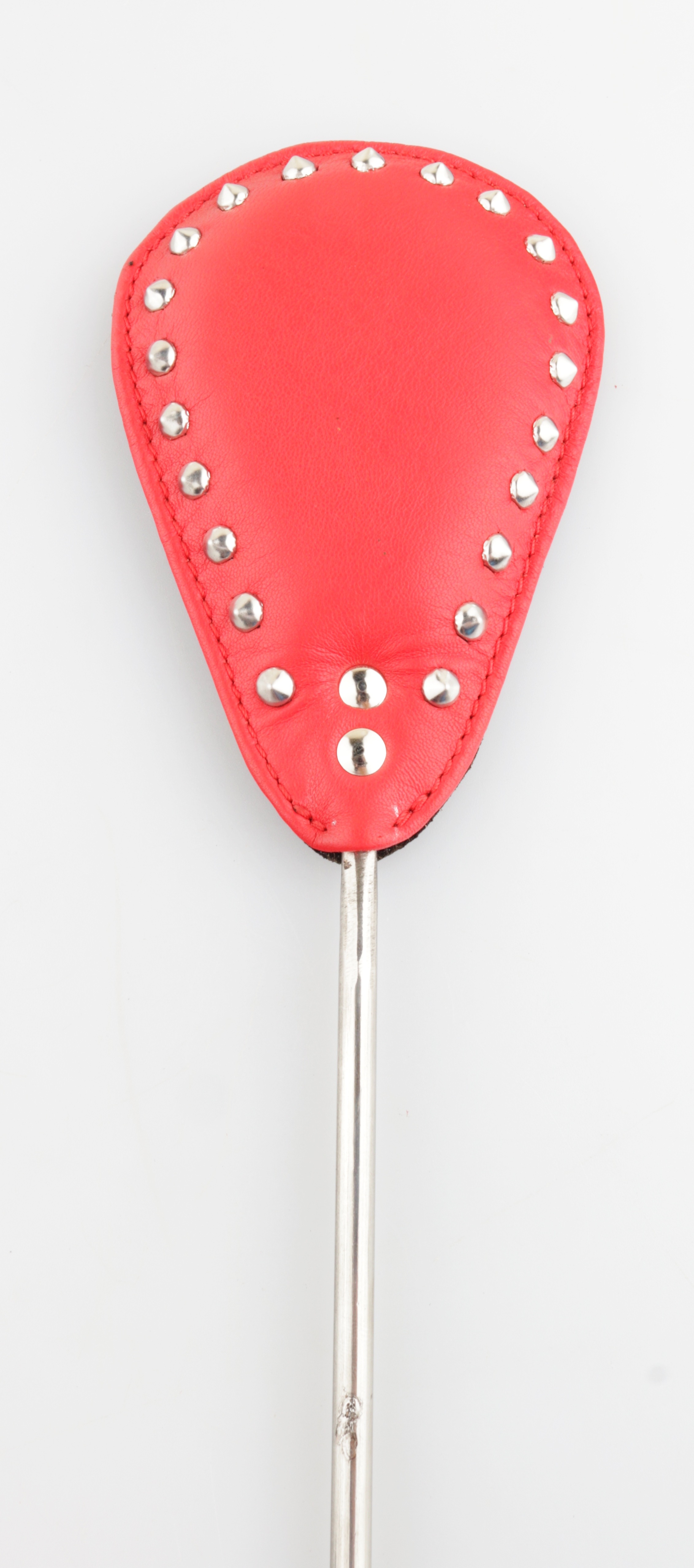 Stahlgerte mit stylischer Nieten-Lederklatsche rot