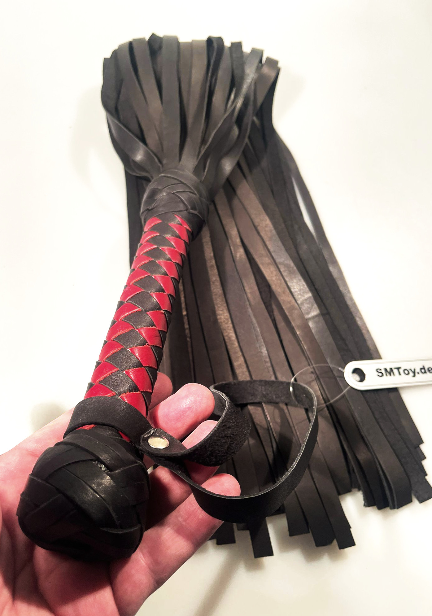 PEITSCHE - FLOGGER Red-Black Full 50 Tails