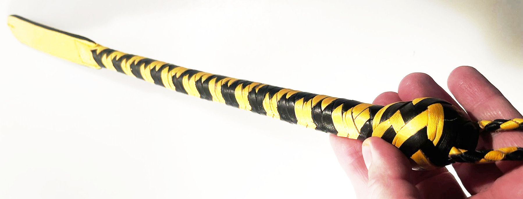 Kurzer Kantschu - Hochwertige Lederpeitsche mit Klatsche