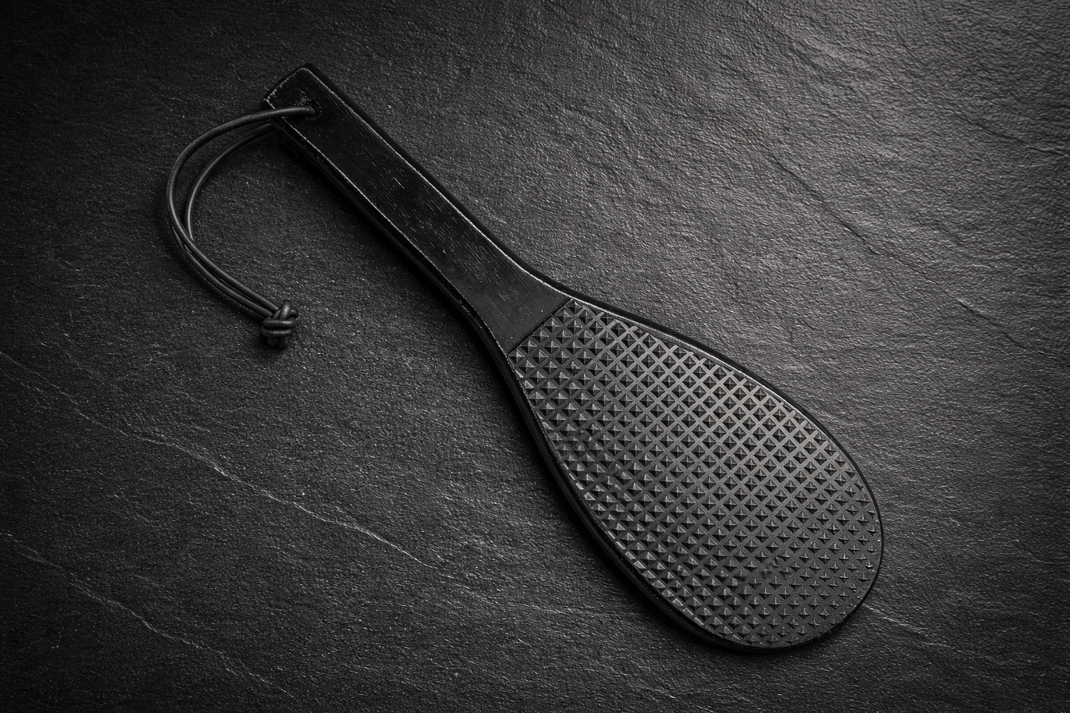 Bestrafungs-Paddle "Ryker" in schwarz