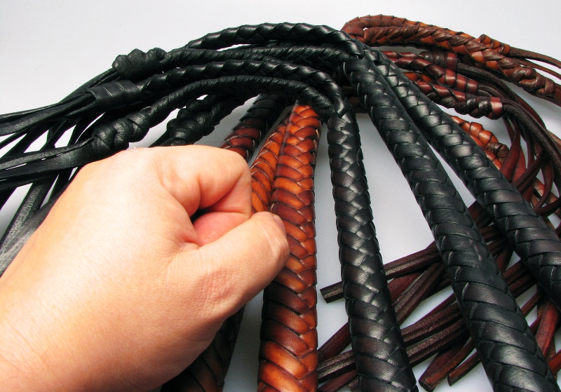 Milder Verweis in 90cm - HEAVY CAT-O-NINE TAILS