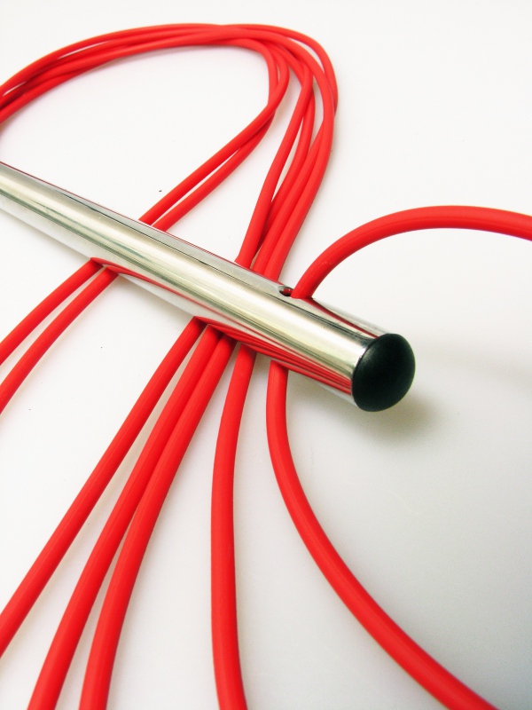 Peitsche - Metallgriff mit PVC-Striemen rot