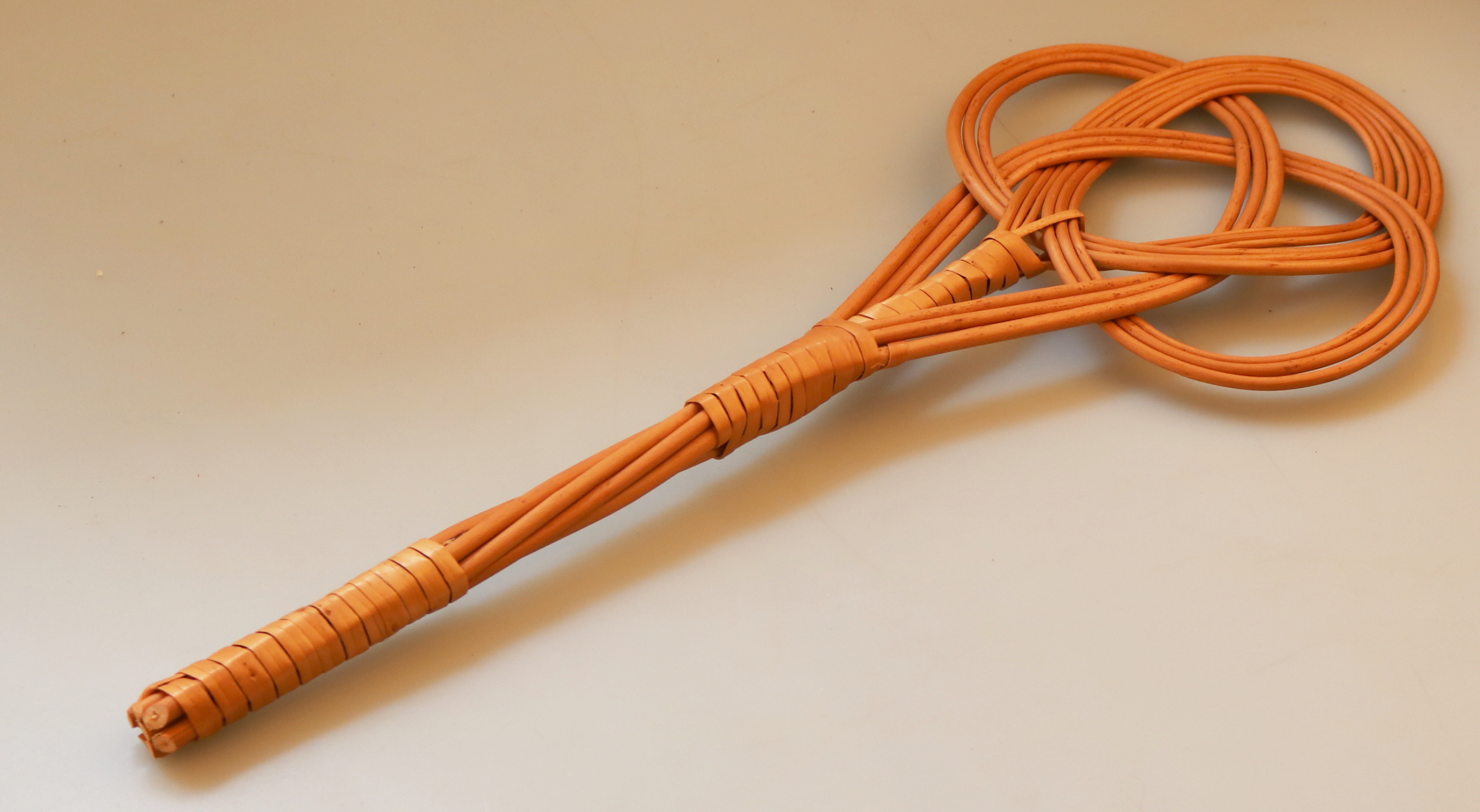 Teppichklopfer / Arschklopfer - Der Klassiker in der kleineren Variante, perfekt für jeden Hintern!
