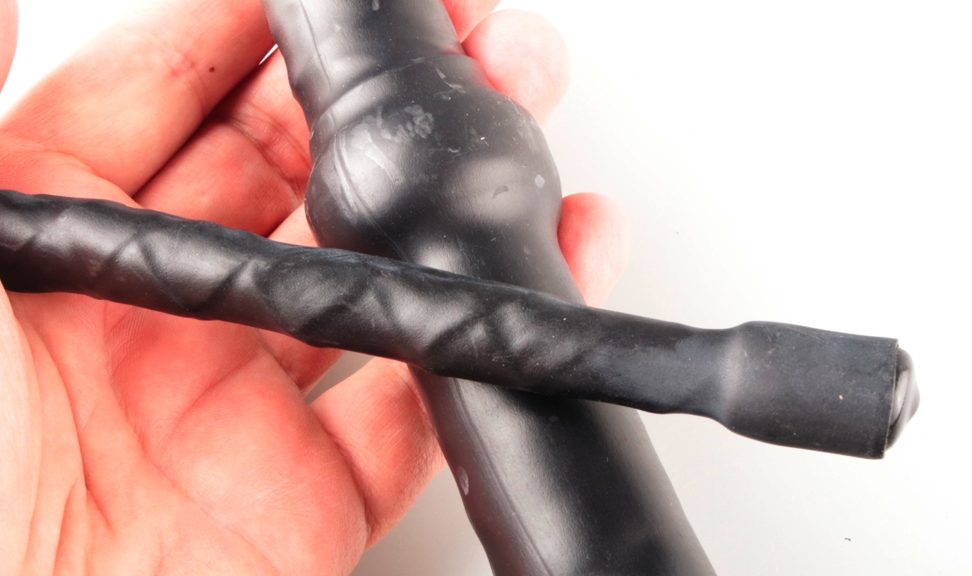 GUMMI Peitsche kurz - mit hartem Ende